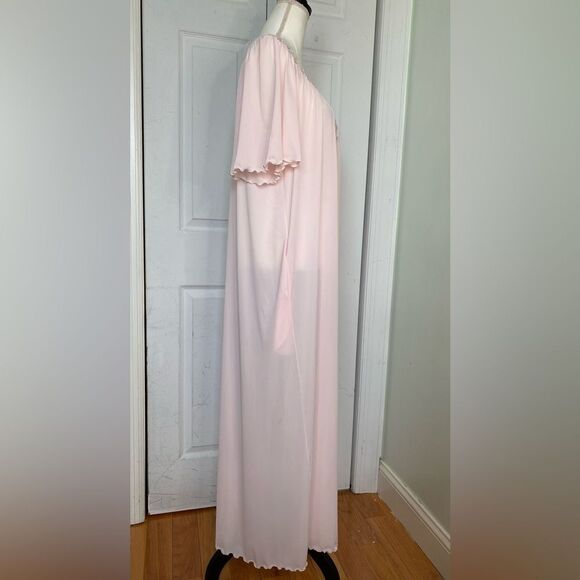 Vintage 80s/90s Soft Pink Flowy & Large Shadow Line Robe - Picture 6 of 11